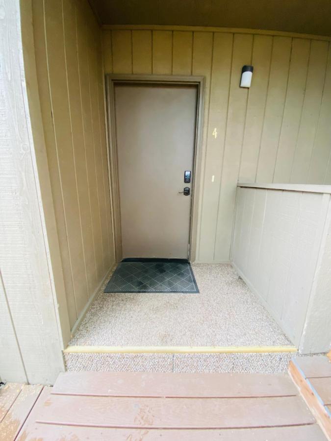 אנקורג' Beautiful 2 Bedroom 1 Bath Apartment With Private Garage מראה חיצוני תמונה