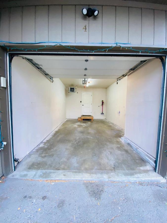 אנקורג' Beautiful 2 Bedroom 1 Bath Apartment With Private Garage מראה חיצוני תמונה