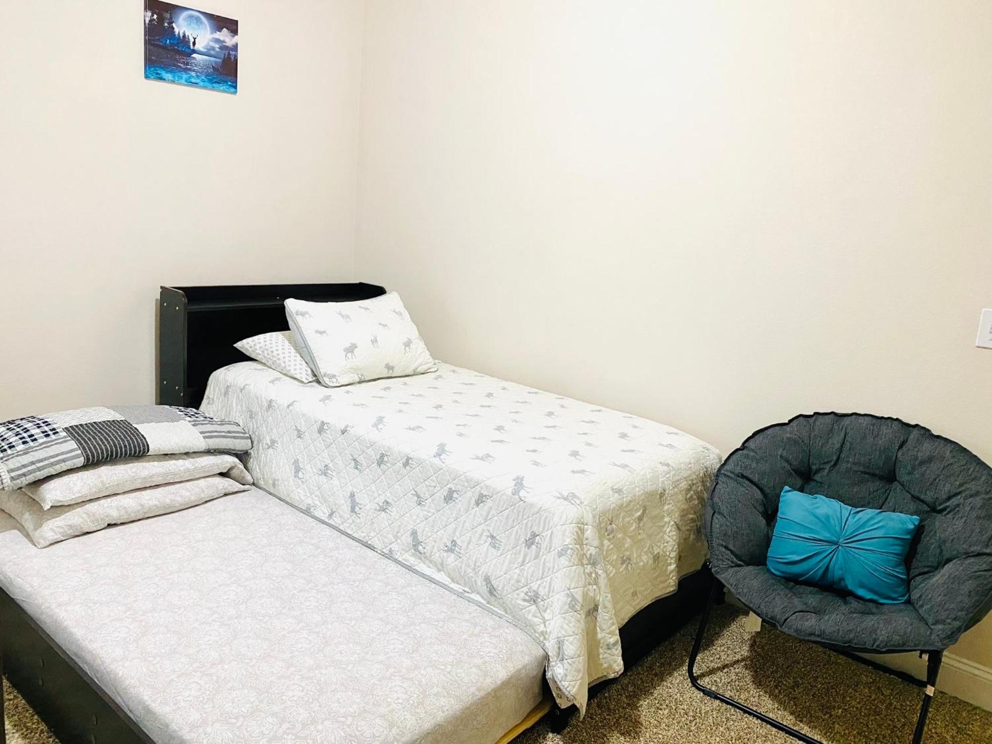 אנקורג' Beautiful 2 Bedroom 1 Bath Apartment With Private Garage מראה חיצוני תמונה